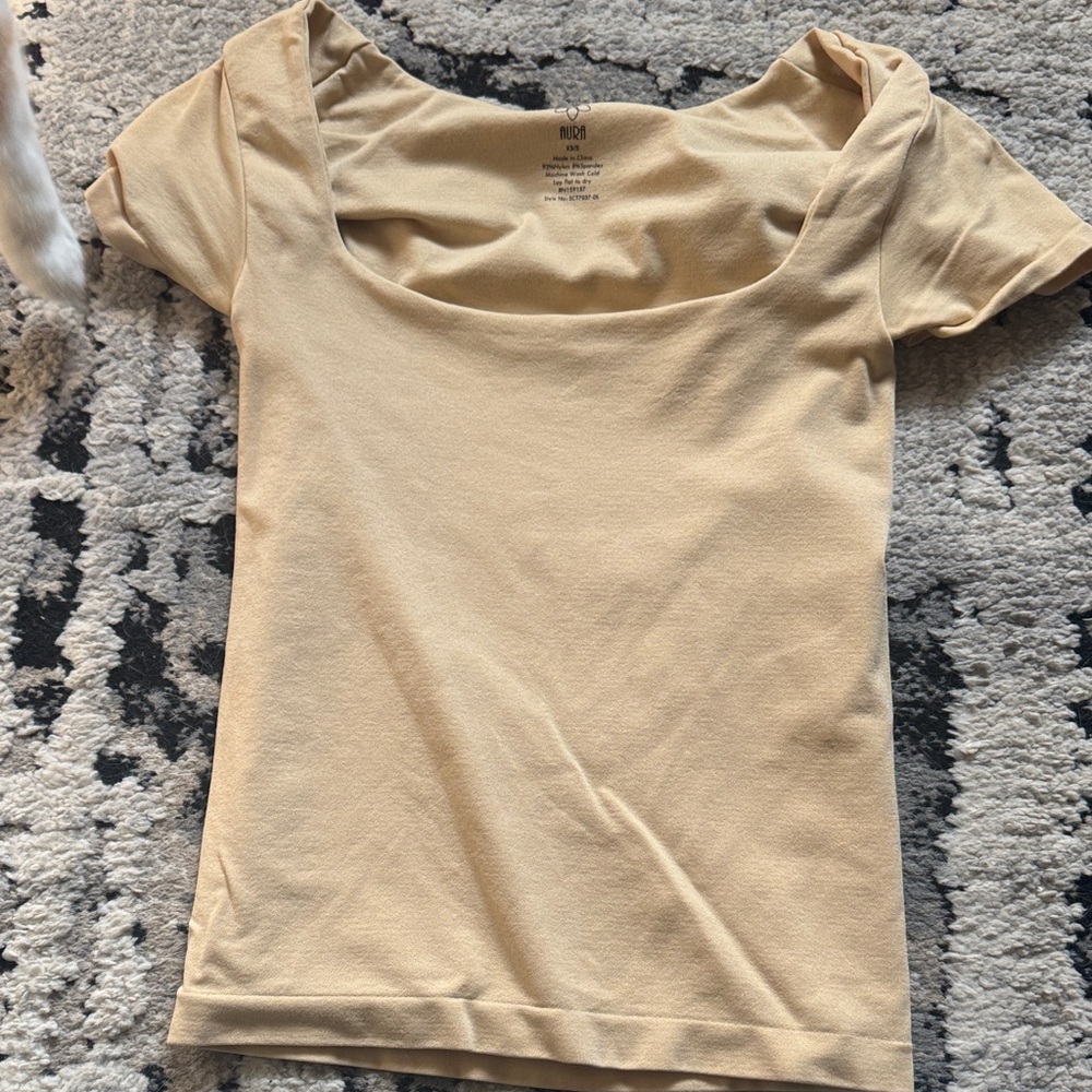 Aura Women's Tan Short Sleeve Top